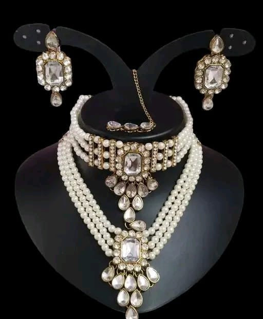 Stylish 5PCs Necklace Set With Earrings & Mang Tikka Multi Colour Artificial Stone Alloy For Wedding , Parties .